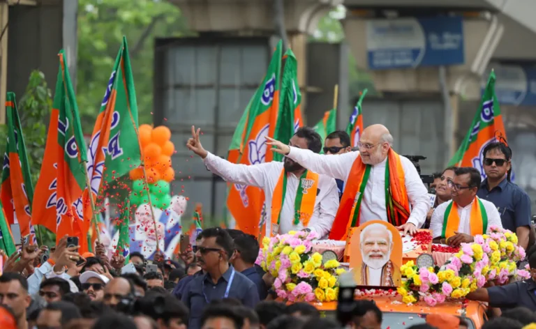 u5mcp9tg_amit-shah-in-bengal_625x300_01_May_26